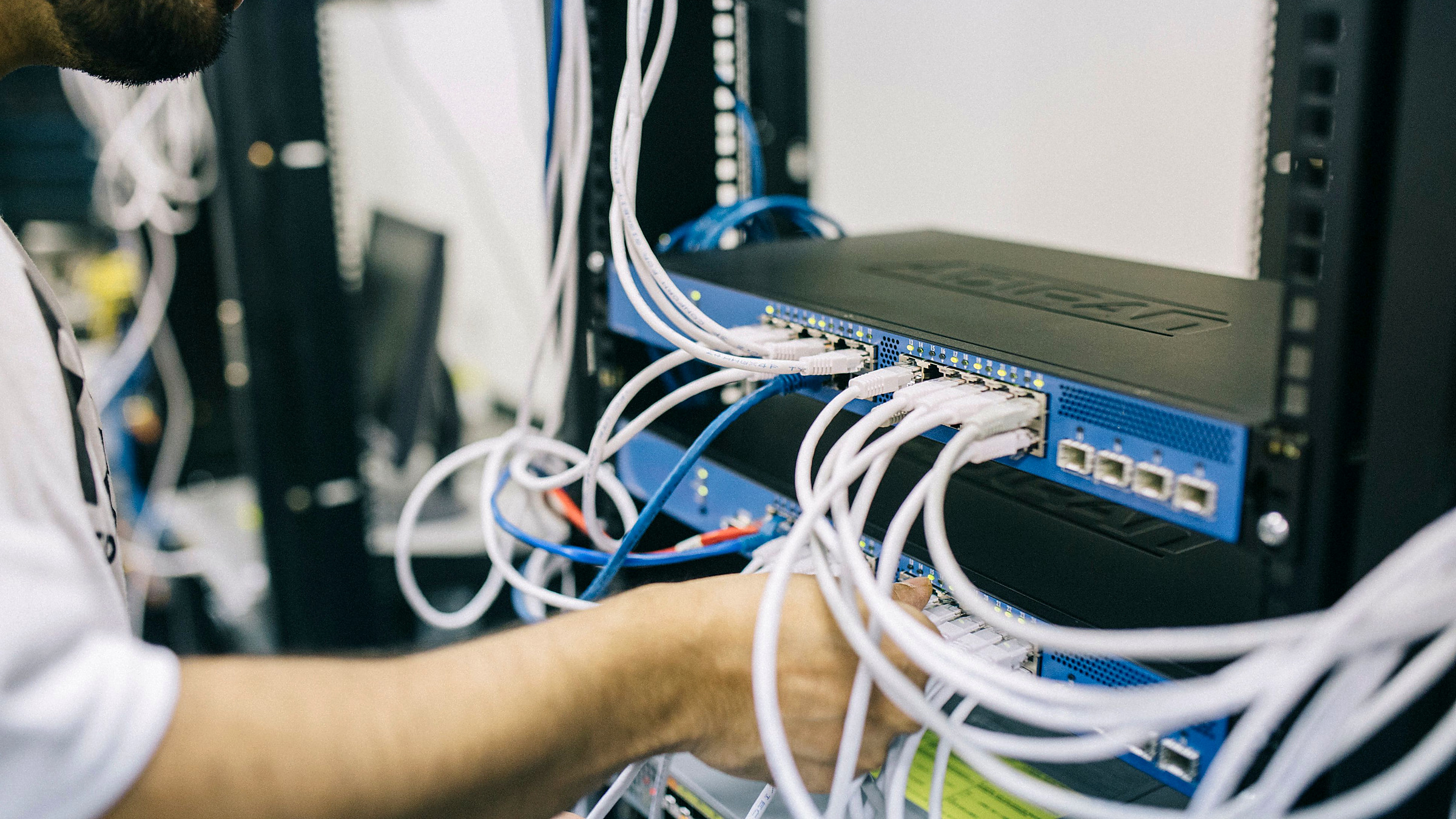 Professionelle Netzwerktechnik für leistungsfähige Internet- und Glasfaserverbindungen